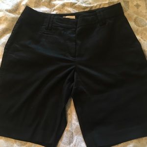 Black cotton Bermuda length shorts Loft sz 4